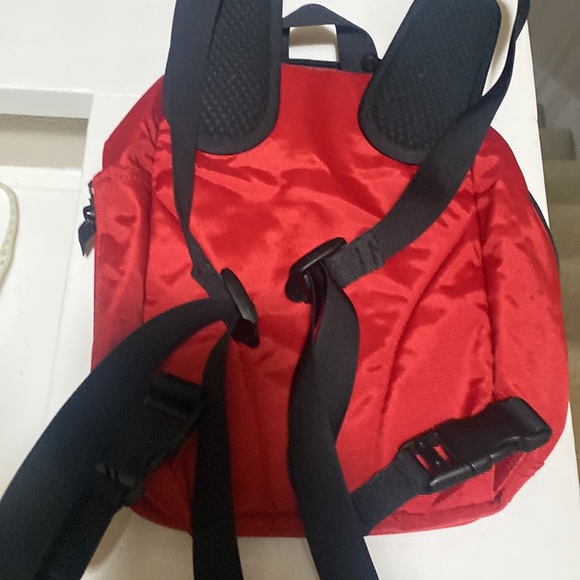 Red Victorinox makers of the original Swiss Army knife - Picture 6 of 9